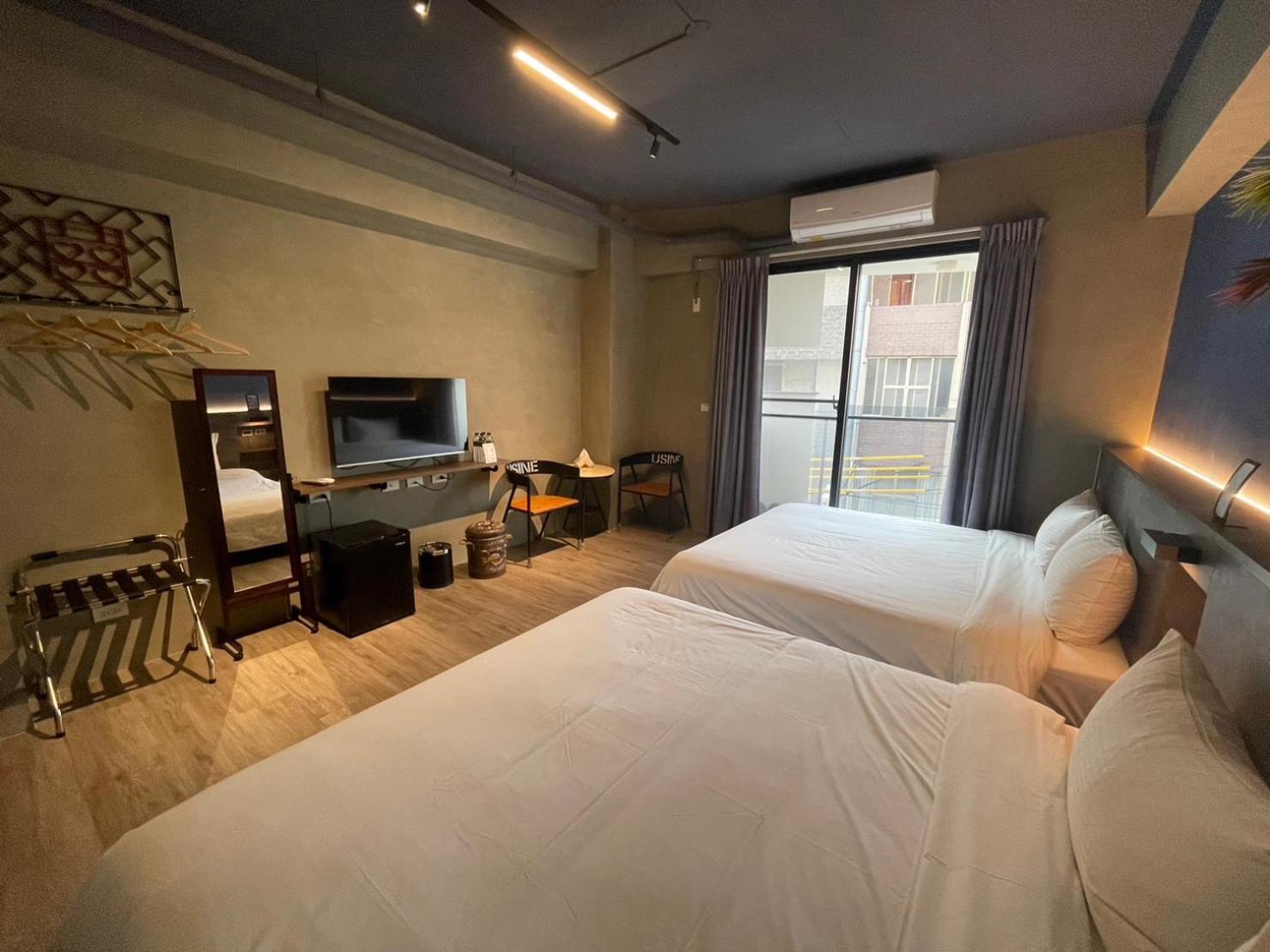 Long Lang Homestay Tainan Exteriör bild