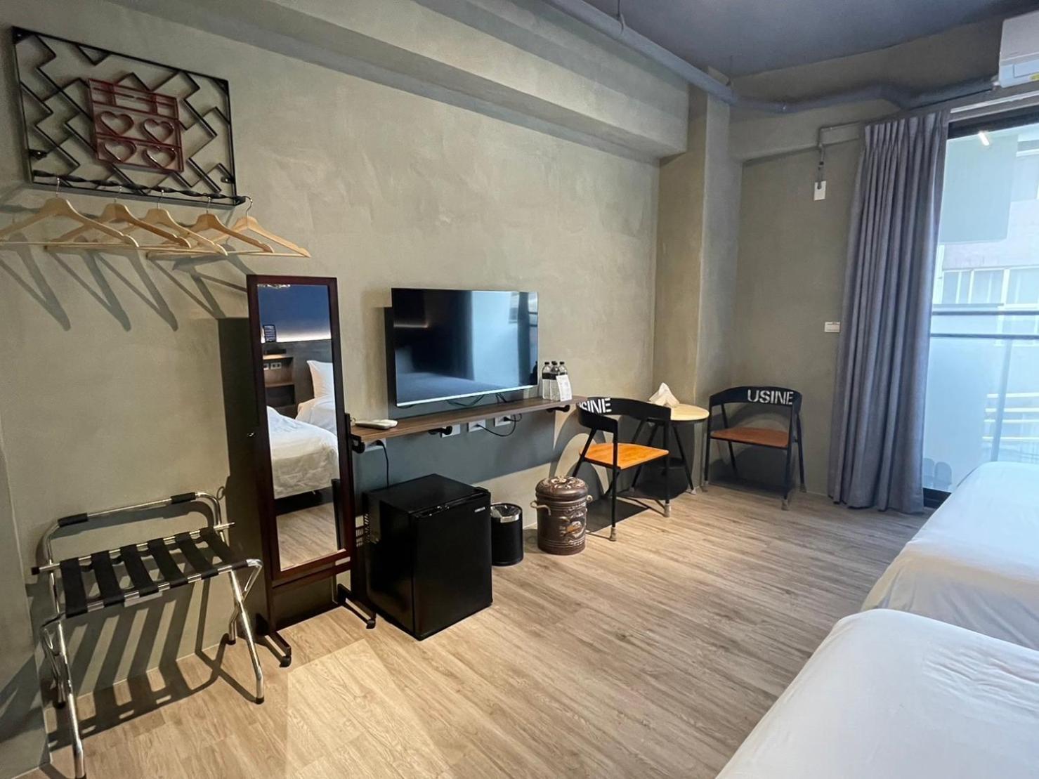 Long Lang Homestay Tainan Exteriör bild