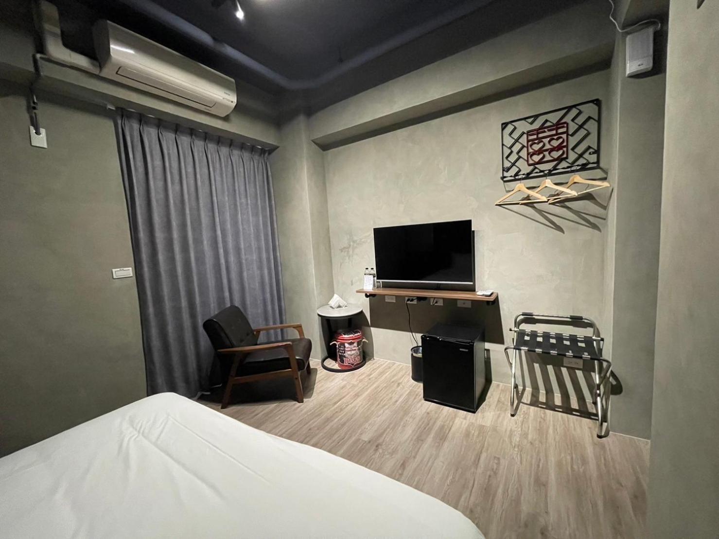 Long Lang Homestay Tainan Exteriör bild