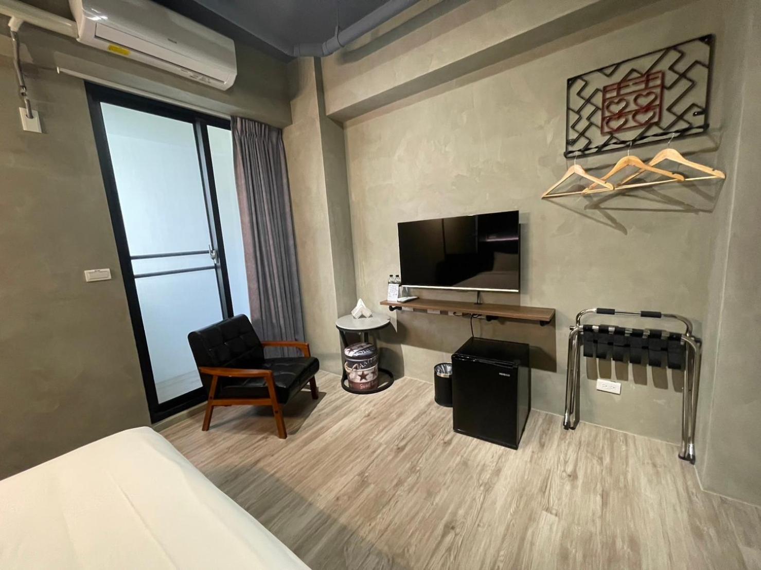 Long Lang Homestay Tainan Exteriör bild