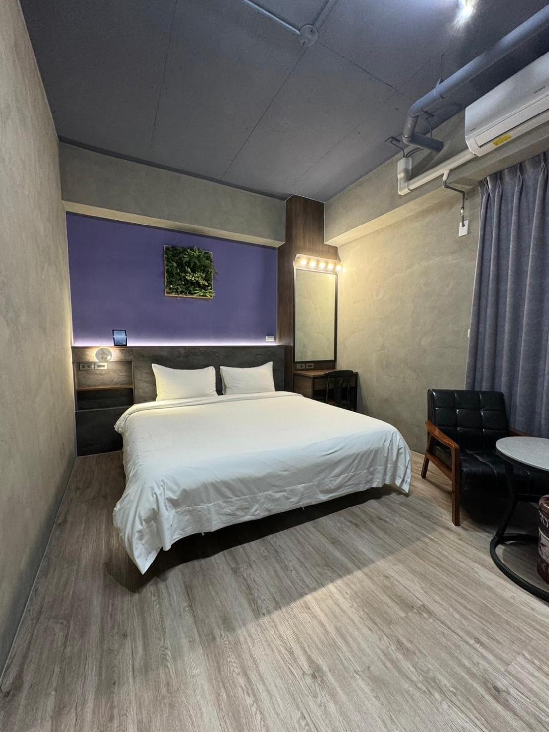 Long Lang Homestay Tainan Exteriör bild